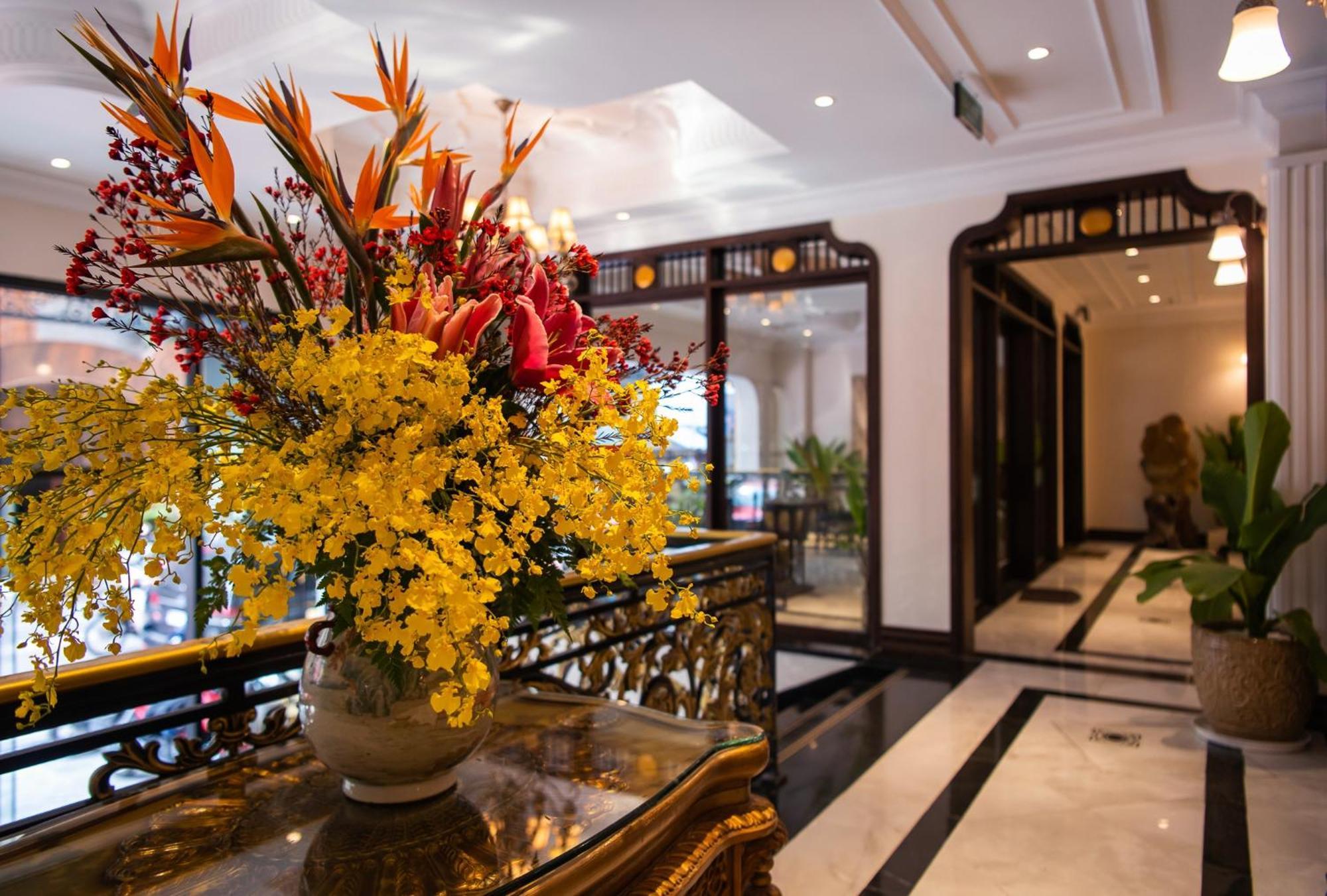 Hanoi Tirant Hotel Екстериор снимка